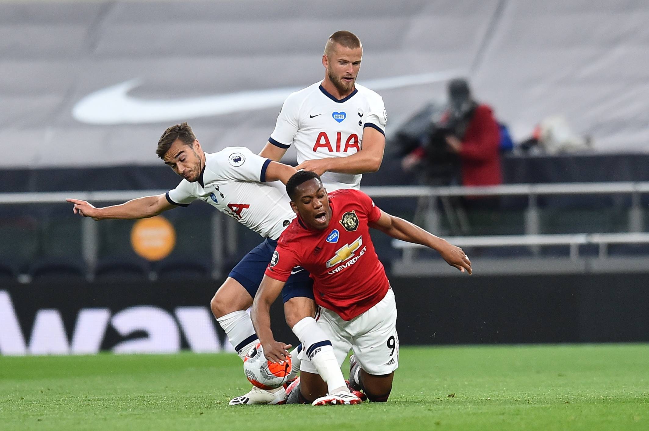 记者：莱比锡预计将接受纽卡对谢什科的9000万欧报价（记者称莱比锡或接受纽卡9000万欧求购谢什科）