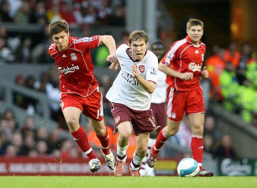 拉菲尼亚归来，巴萨重振雄风（拉菲尼亚回归，巴萨再现锋芒）