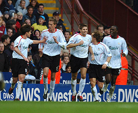 每体：已有323名巴萨会员转卖门票给法鹰球迷，这些票将作废（每体：查出323位巴萨会员向法鹰球迷转售球票，涉事门票将被取消）