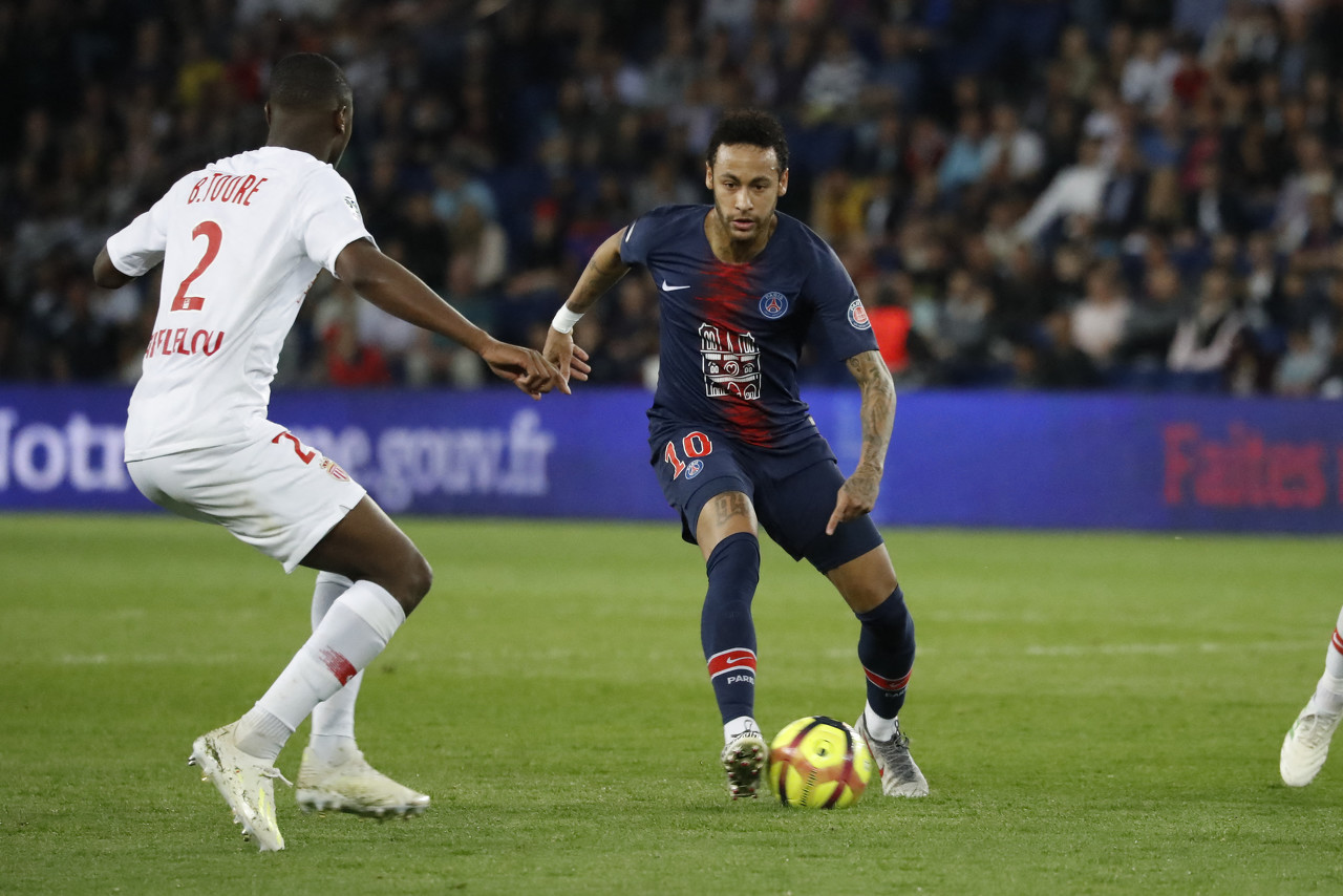 郑凯木、廖承坚加盟武汉三镇（武汉三镇签约郑凯木、廖承坚）