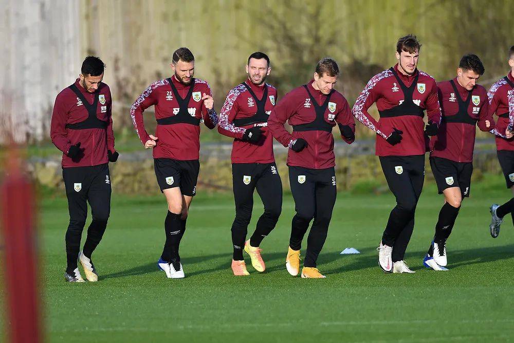 博尼：米兰德比氛围堪比皇马对阵巴萨；我要提升背身持球能力（博尼：米兰德比气氛不逊于皇马对巴萨；我还要提升背身护球能力）