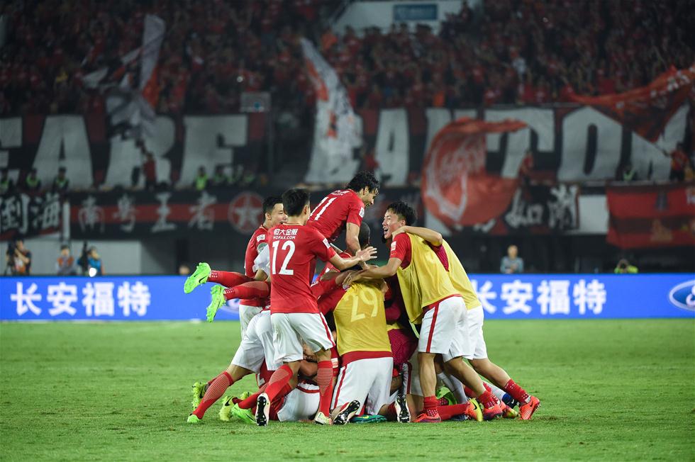 苏炳添经典的“回头望月”和一黄战七黑（苏炳添经典“回头望月”，一人挑战群雄）